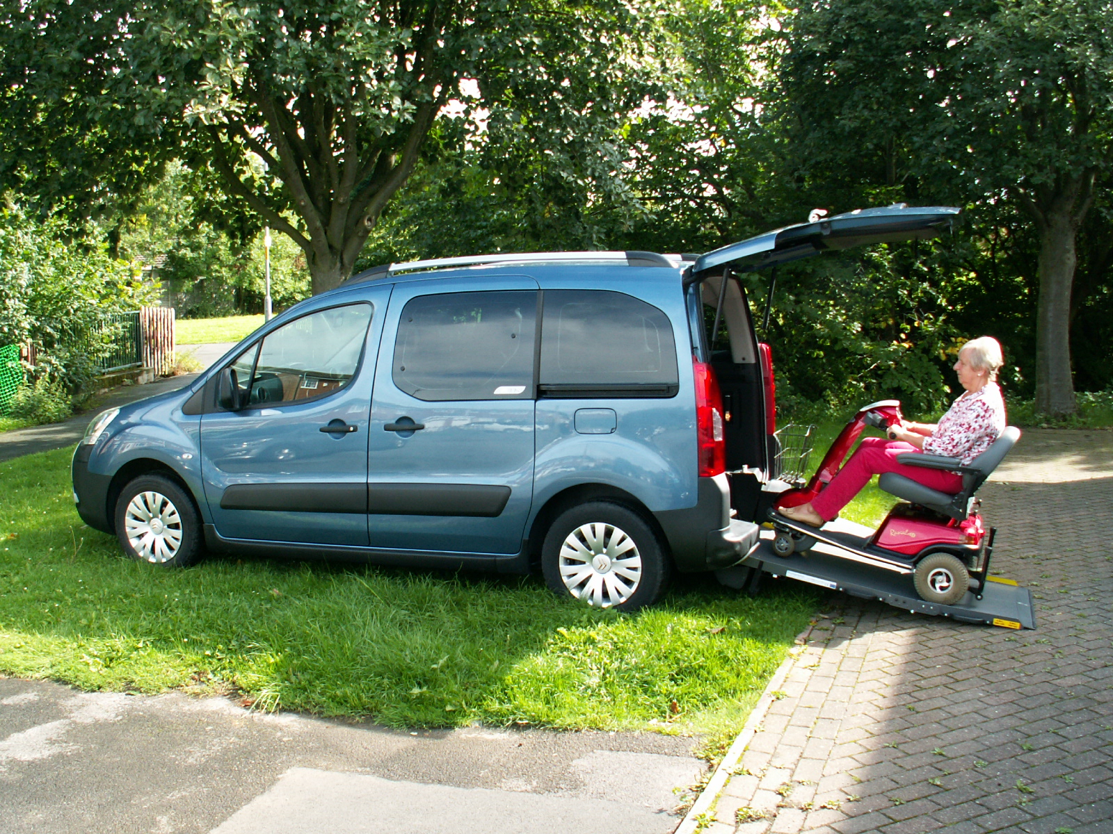 Used Wheelchair Vehicles Rear Or Side Entry Wheelchair Accessible Used Wheelchair Vehicles Rear Or Side Entry Wheelchair Accessible